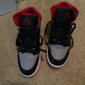 Nike Kids Black and Gray Sneakers